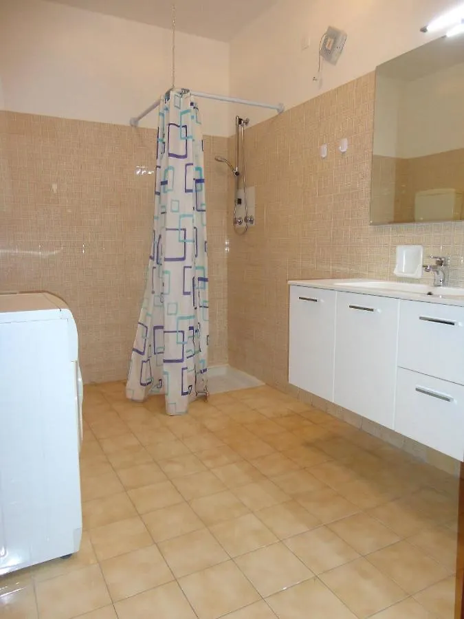 דירה פורטו סנטה מרגריטה די קאורלה Nice Flat By The Beach With Swimming Pool-Beahost